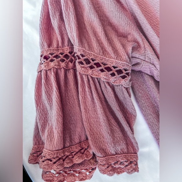 Old Navy Detailed Tie Blouse - Picture 3 of 5